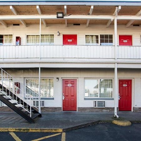 OYO Hotel Kalama Bagian luar foto
