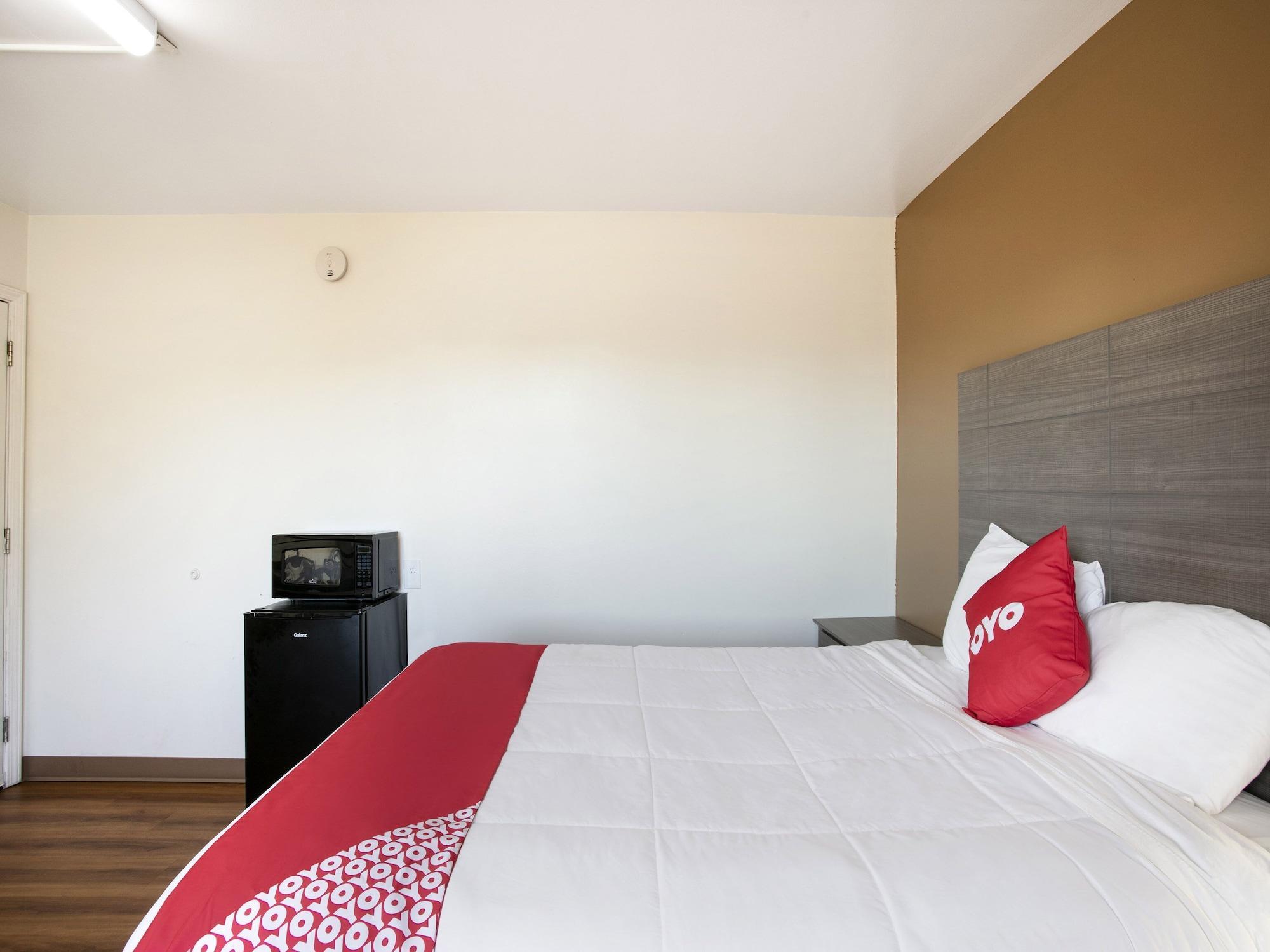 OYO Hotel Kalama Bagian luar foto