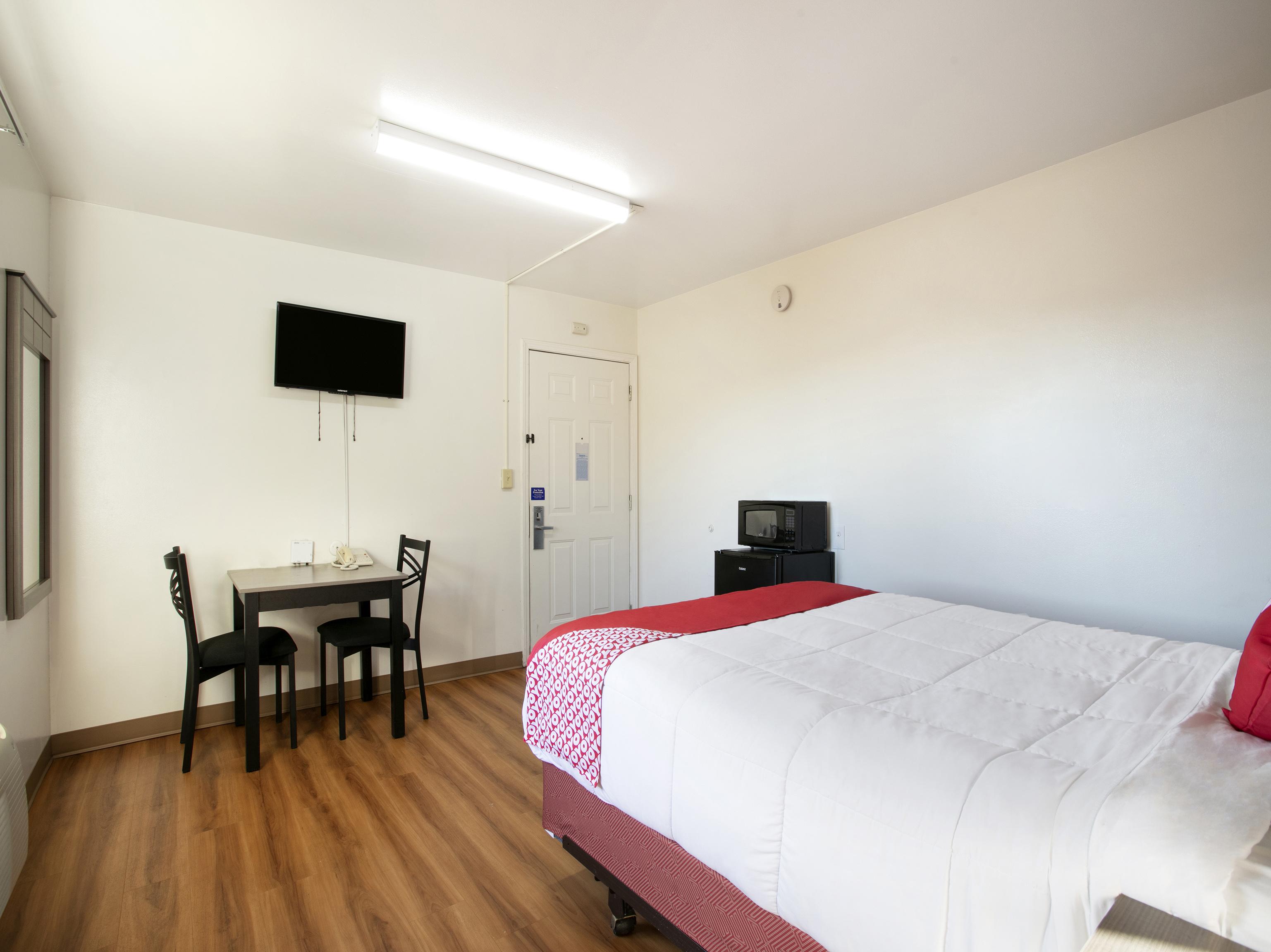 OYO Hotel Kalama Bagian luar foto