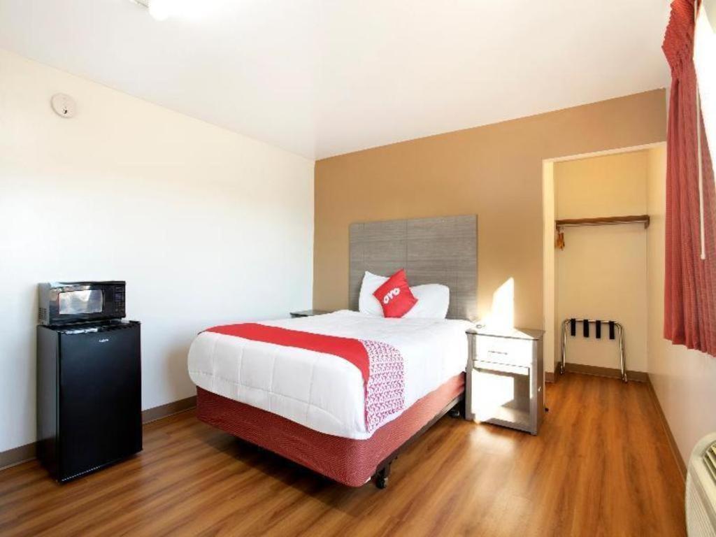 OYO Hotel Kalama Bagian luar foto