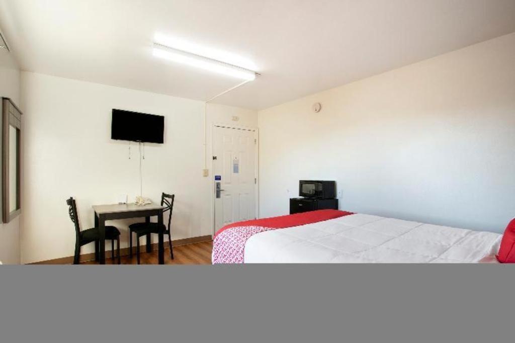 OYO Hotel Kalama Bagian luar foto