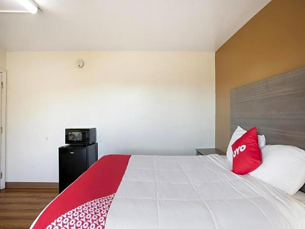 OYO Hotel Kalama Bagian luar foto