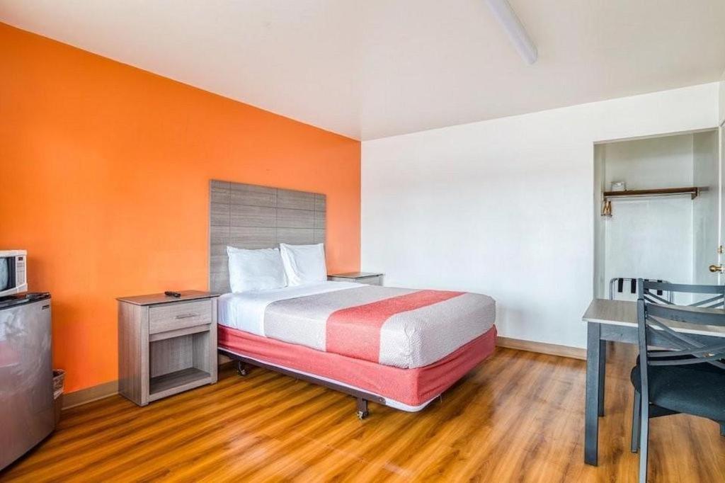 OYO Hotel Kalama Bagian luar foto